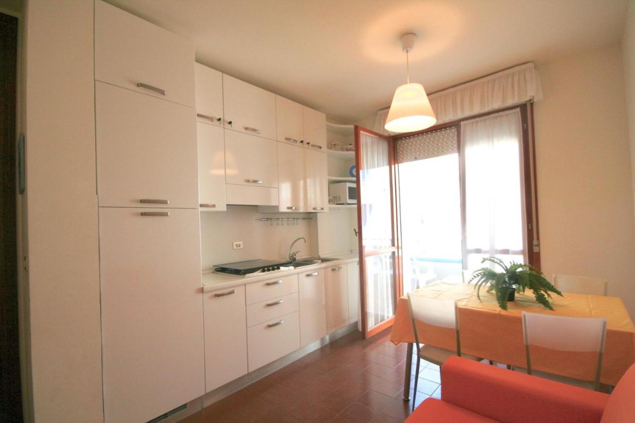 Apartamento Ba- Althea - Piscina- Lignano Sabbiadoro Exterior foto